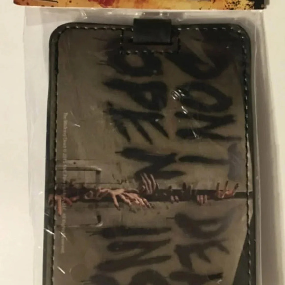 The Walking Dead Dont Open Dead Inside Luggage Tag - Picture 2 of 3